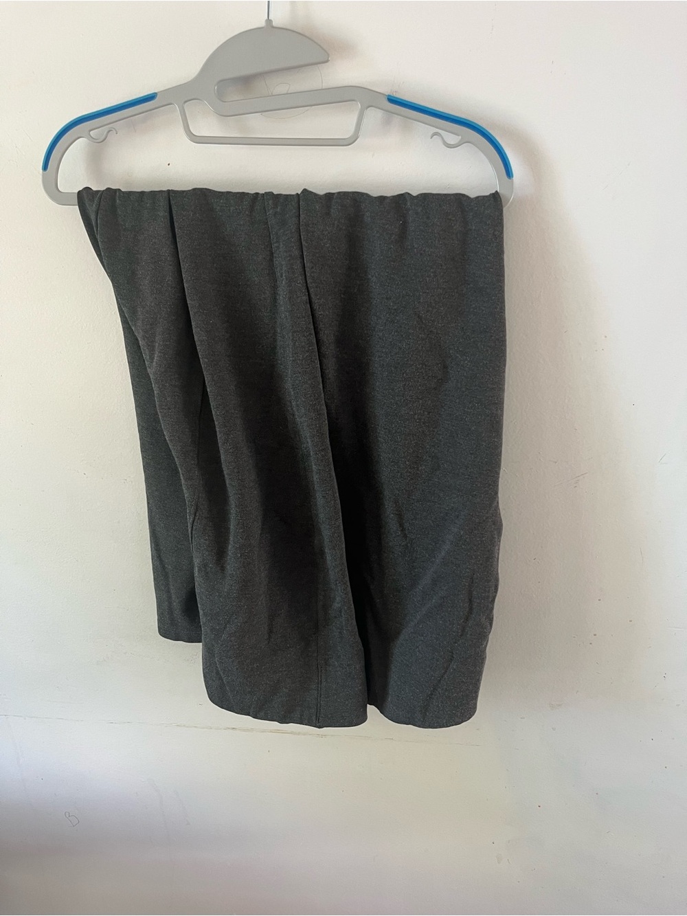 2 pairs Old Navy womens black & Charcoal stretch work pants with Ankle Slits